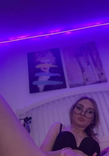 Lina, 28 Caucasian/White female escort, Kamloops
